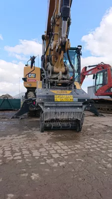 471184