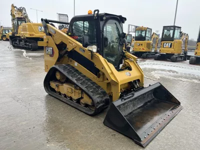 76873