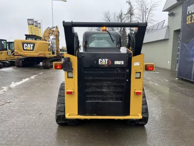 76873