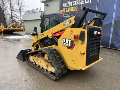 76873