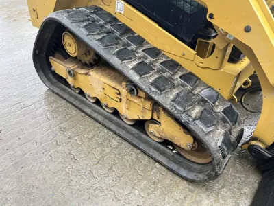 76873