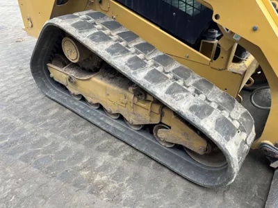 76847