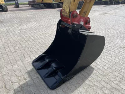 76862