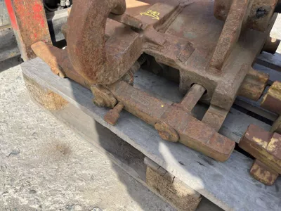 79042
