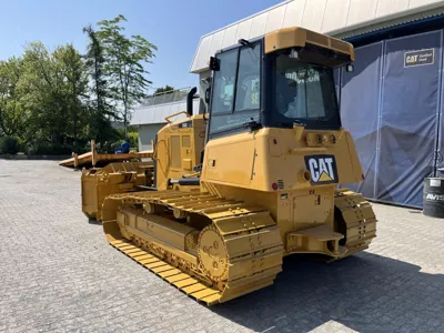 81596