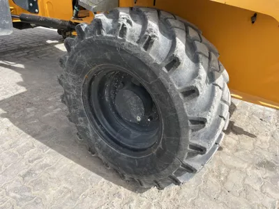 76916