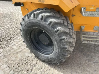 76916