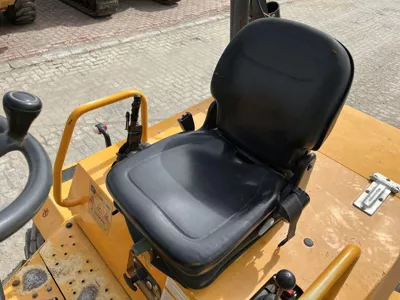76916