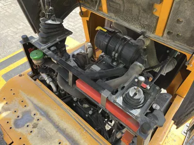 76883