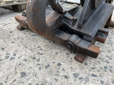 81593
